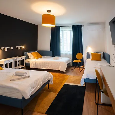 Cozy Nook - Free Private Parking Bed & Breakfast