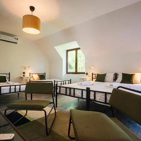 Bed & Breakfast Cozy Nook - Free Private Parking